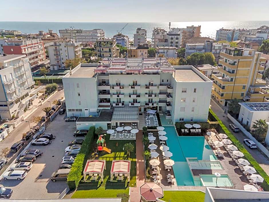 Domino Suite Hotel & Residence