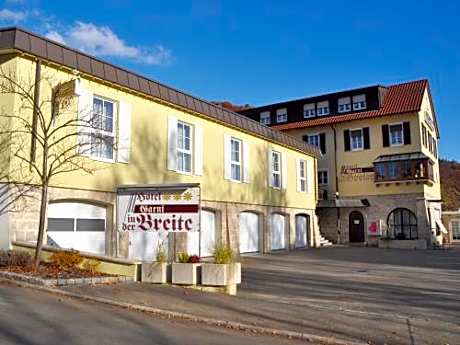 Hotel Garni in der Breite