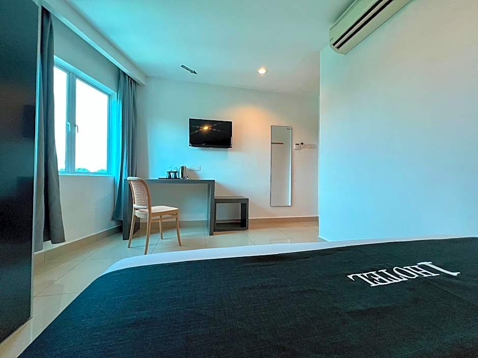 1 Hotel Mahkota Cheras