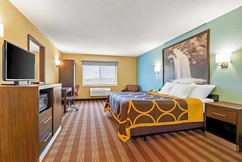 Super 8 by Wyndham Osseo WI