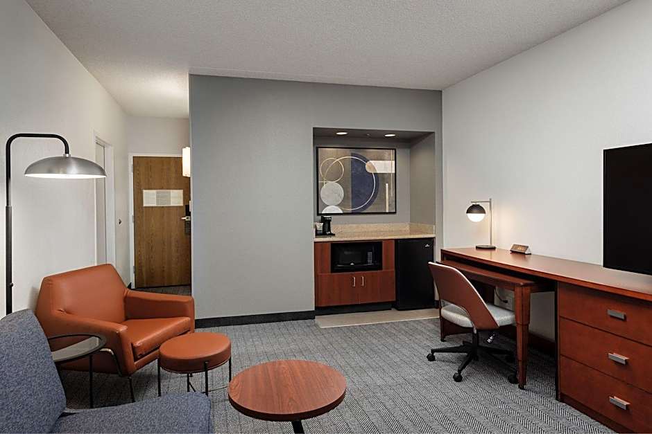 Courtyard by Marriott Denver Central Park