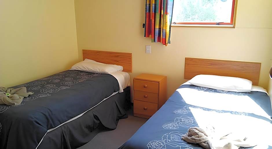 Larchwood Motels