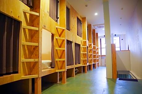 Bunk Bed in Mixed Dormitory Room