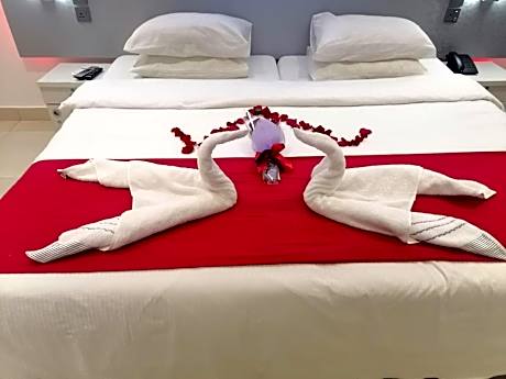 Deluxe King Room with Street View