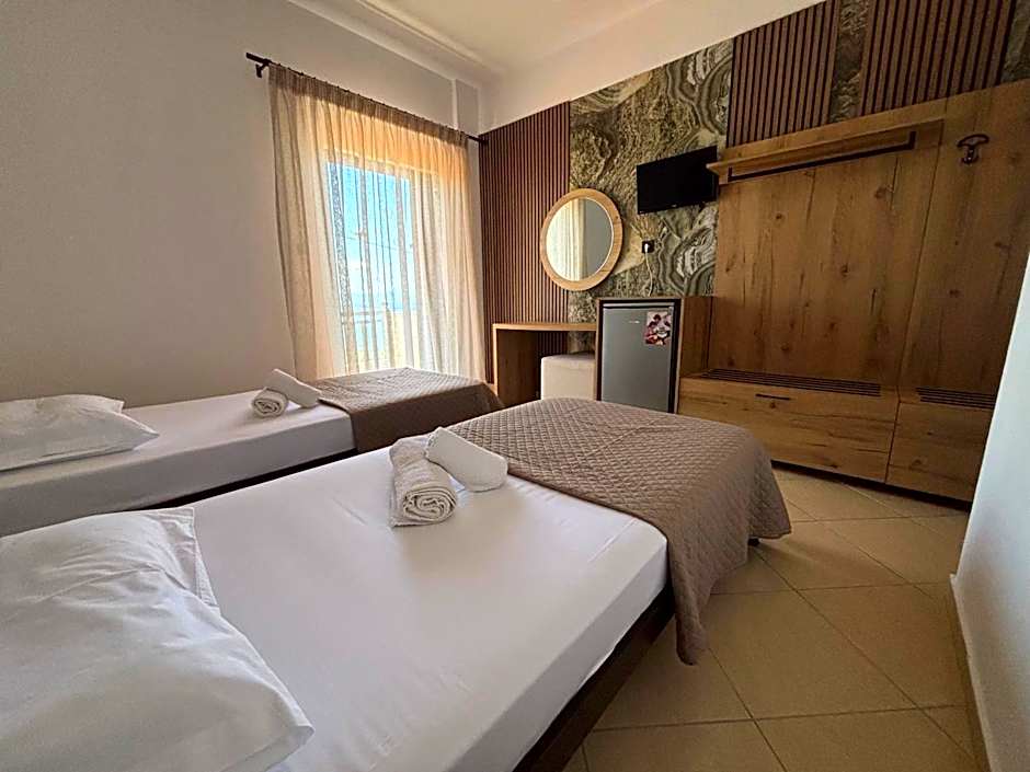 Hotel Avra