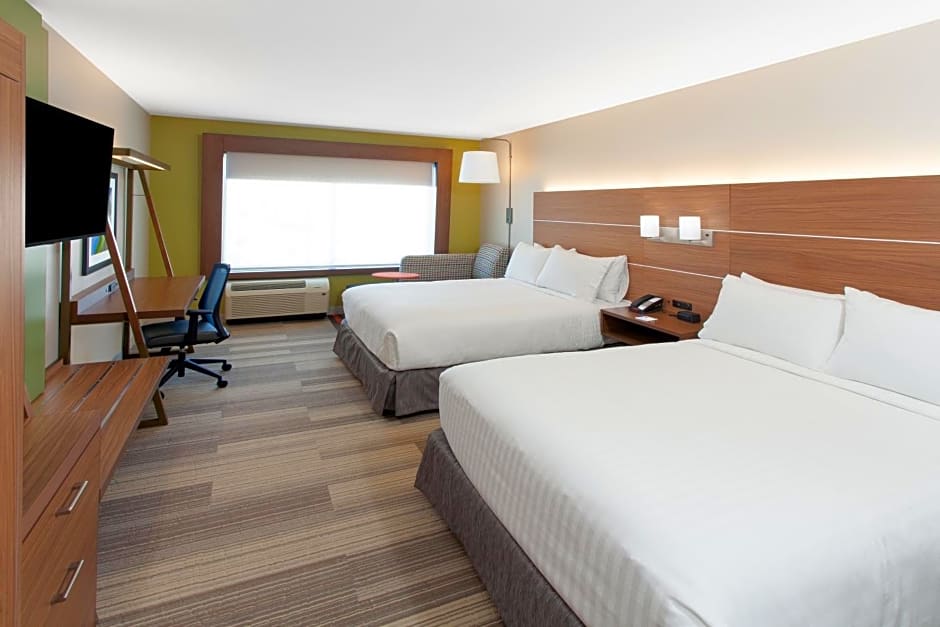 Holiday Inn Express & Suites Sterling Heights-Detroit Area