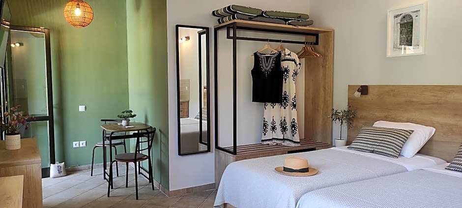 Donatos Apartments & Studios