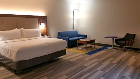 1 King Bed Standard Extra Floor Space
