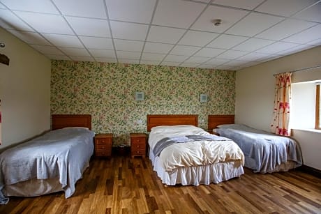 Apartment with Shower