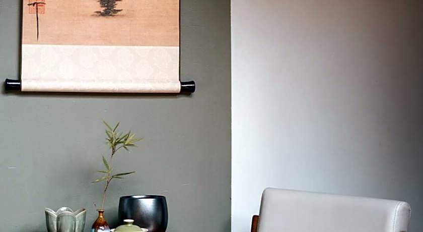 Yushili Hotel & Restaurant