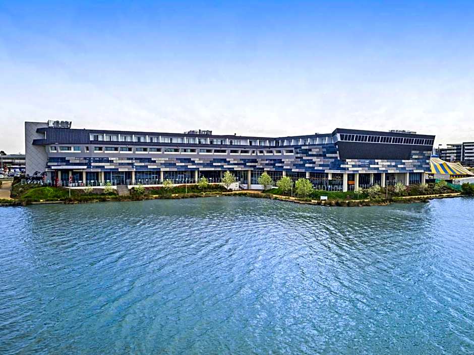 Mercure Melbourne Caroline Springs