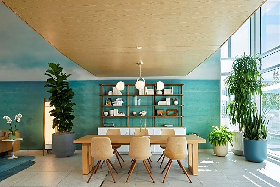 Courtyard by Marriott Santa Barbara Downtown