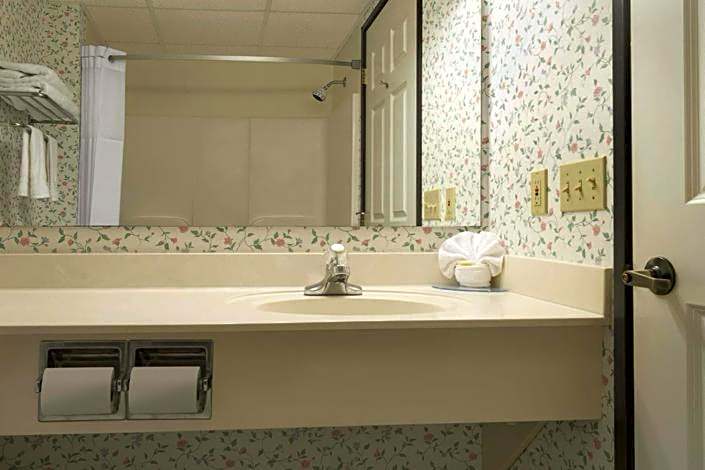 Days Inn by Wyndham Grayling