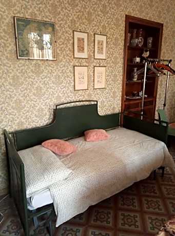 Twin Room with Private External Bathroom