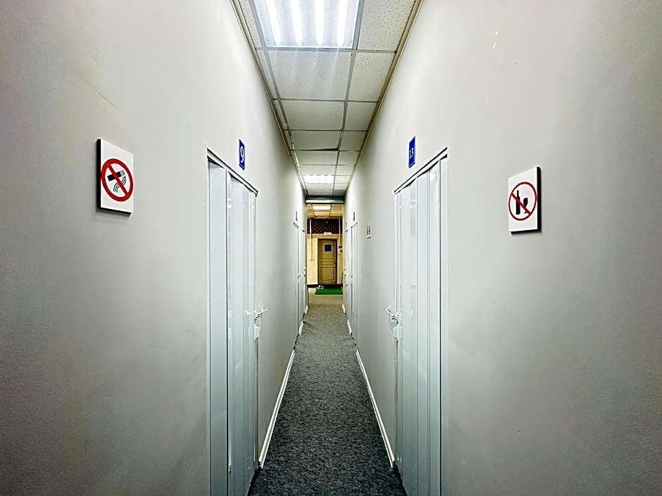 Center Capsule Hostel