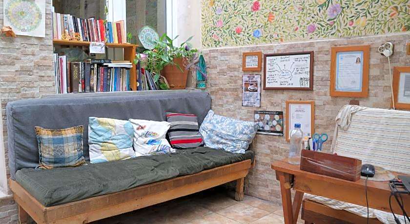 LOTUS GARDEN HOSTEL