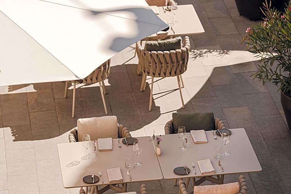 Hotel Verte, Warsaw, Autograph Collection