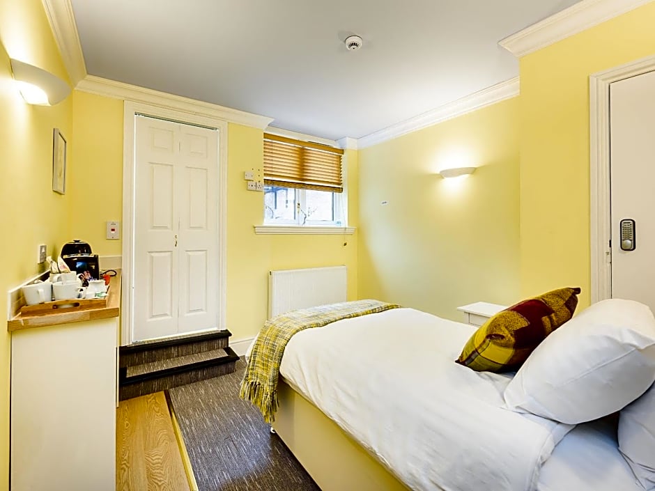 1 Riverside Apartments