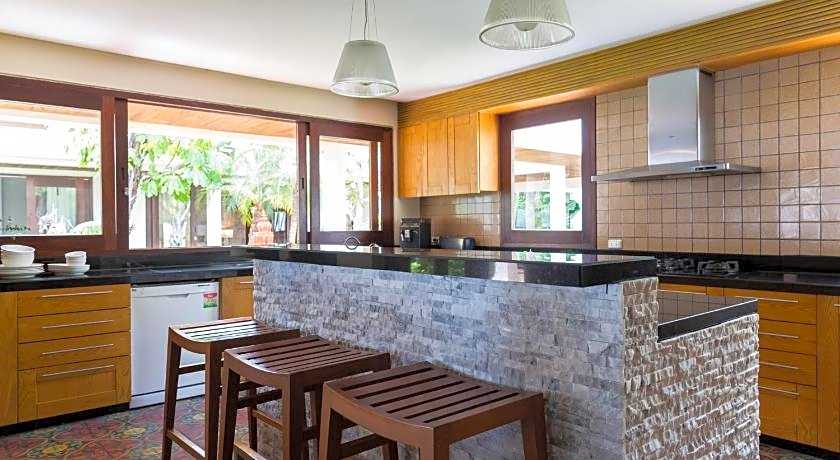 Miskawaan Beachfront Villas