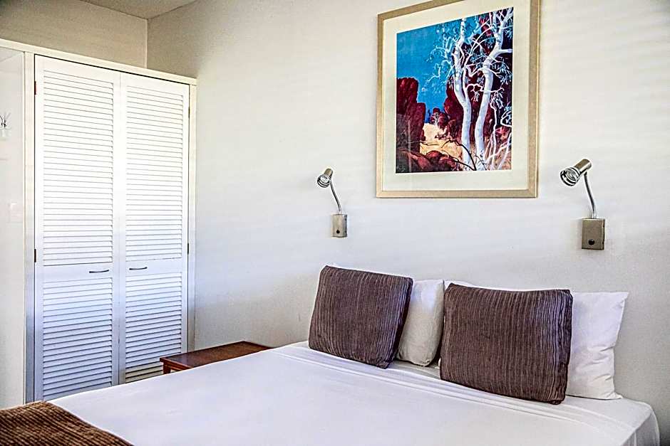 Beachfront Terraces with Onsite Reception & Check In