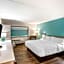 The Harborview on Lake Michigan, an Ascend Collection Hotel