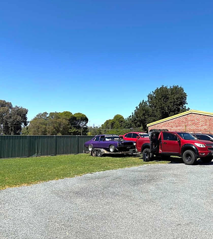 Bakery Park Motor Inn