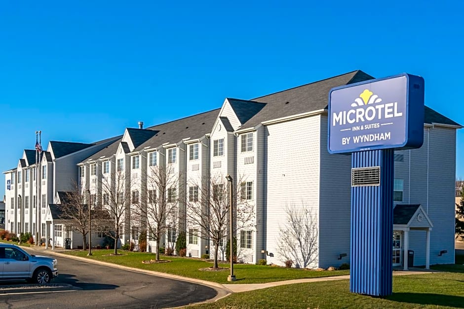 Microtel Inn & Suites by Wyndham Rochester North Mayo Clinic