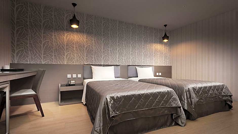 Fine Hotel