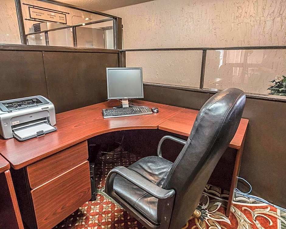 Quality Inn & Conference Centre Red Deer - 50th Avenue