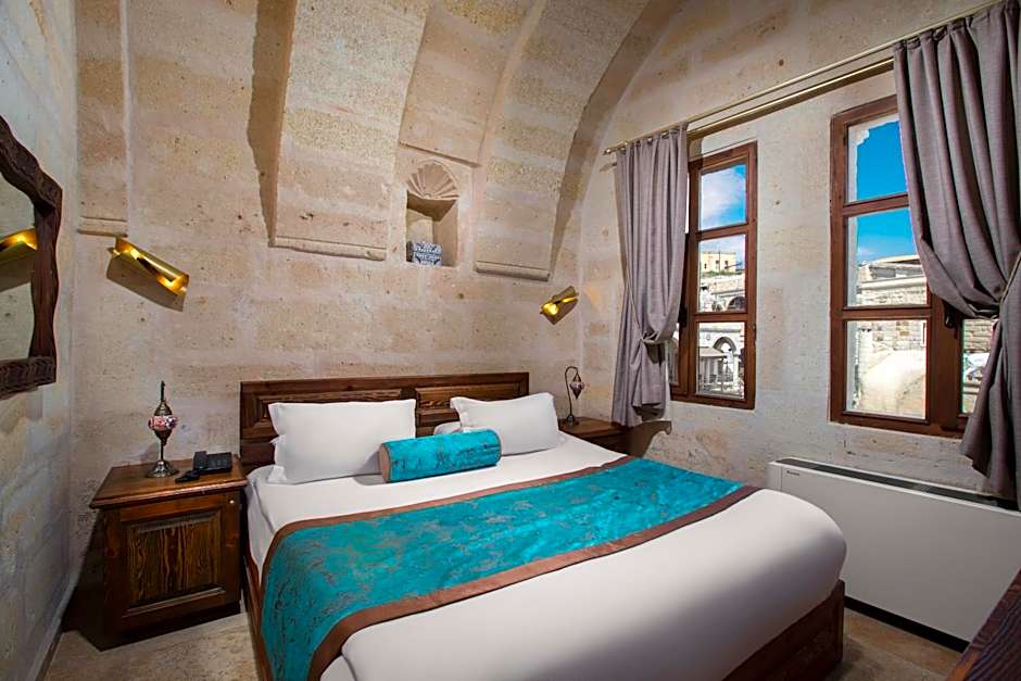 Cappa Via Cave Hotel