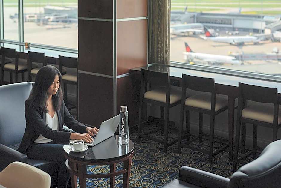 Montreal Airport Marriott In-Terminal Hotel