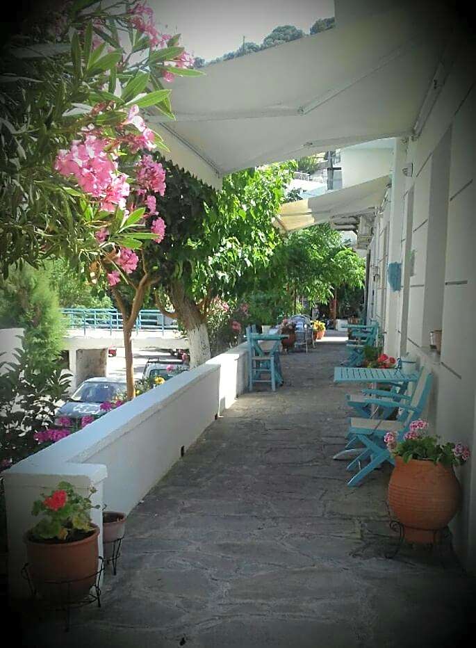 Smaragdi Studios and Rooms