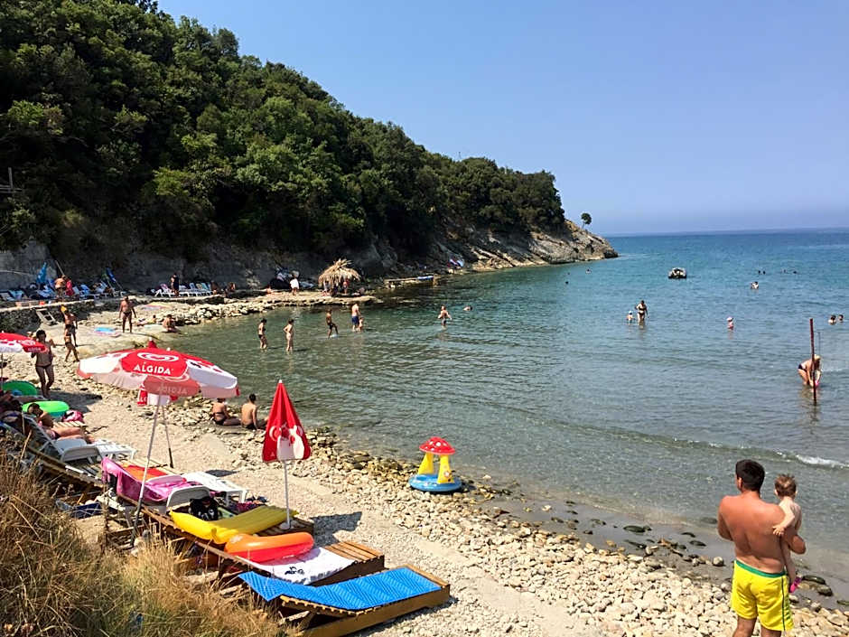 Casa Mila apartments & bungalows