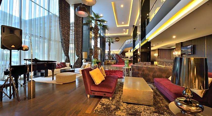 Amaroossa Cosmo Jakarta