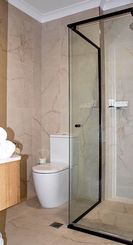 Seabreeze Beach Hotel