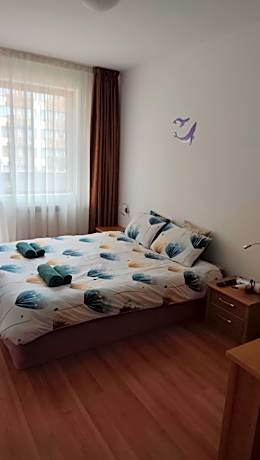 One-Bedroom Apartment with Balcony and Mountain View