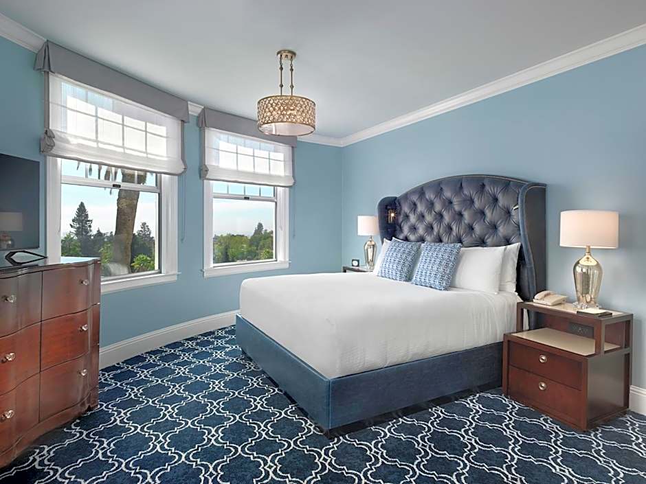 Claremont Resort & Club