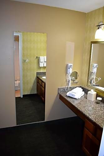 Hawthorn Suites Dayton South