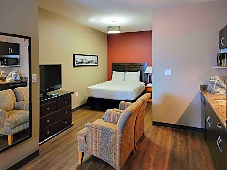 Deluxe Queen Room