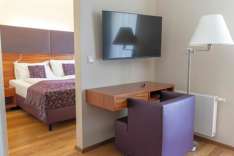 Pakat Suites Hotel
