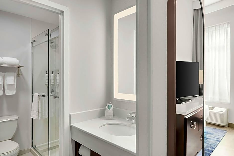 Fairfield Inn & Suites by Marriott Chicago Downtown/Magnificent Mile