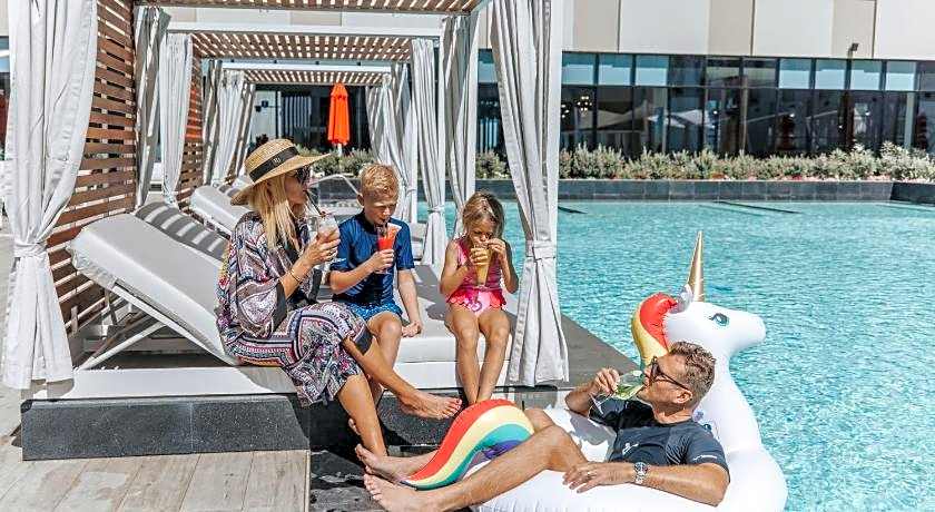 Maani Muscat Hotel and Apartments