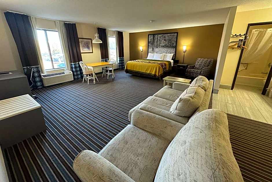 Super 8 by Wyndham Columbia Clark Lane