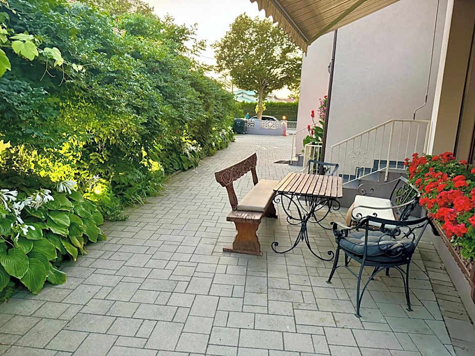 Fészek Fogadó - Pension Nest