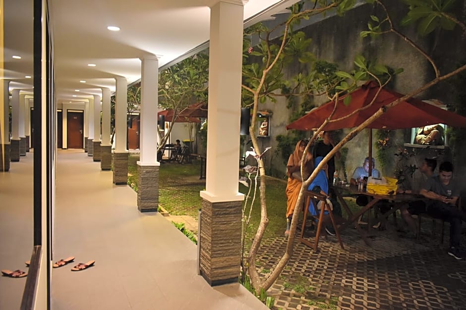 D'Fresh Guest House and Resto