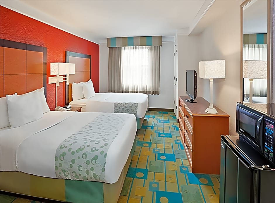 Norwood Inn & Suites  Merrillville