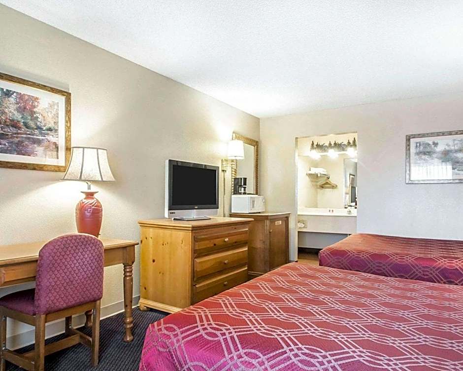 Econo Lodge Springfield I-44