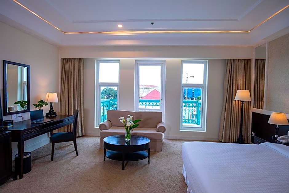 Photo 1 of 9 of Standard Suite