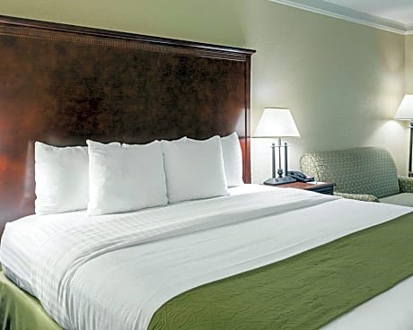2 Queen Beds, Nonsmoking, Accessible