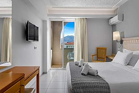 Double Room with Garden or Mountain View